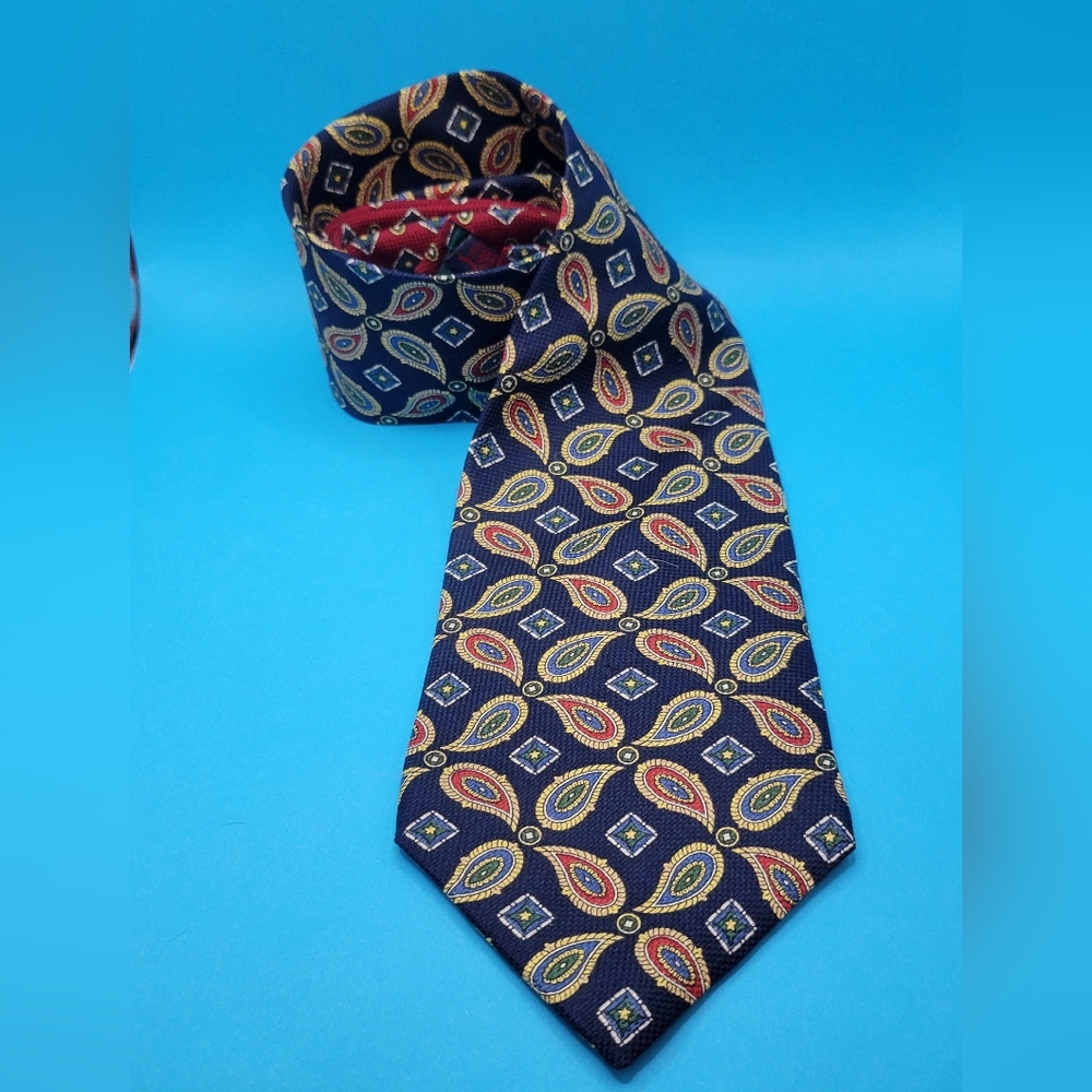 Italian Silk Striking Tommy Hilfiger Tie